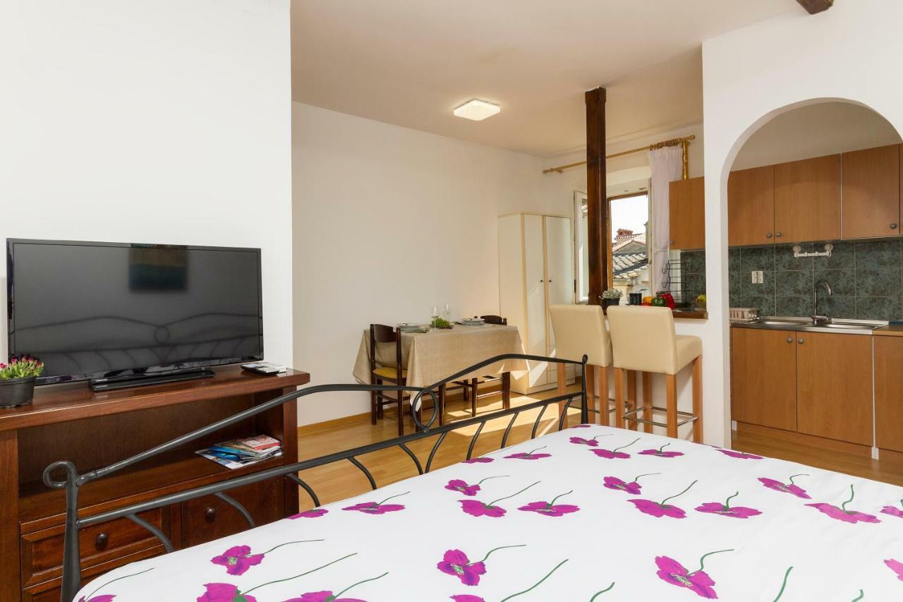 Studio Apartman Ela Пула Экстерьер фото